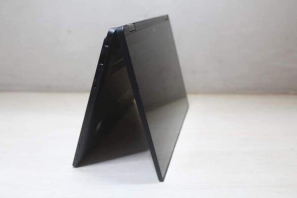 ⁦Hrad 256Dell latitude x360 7390 i7 8th touch 16 ram⁩ - الصورة ⁦4⁩