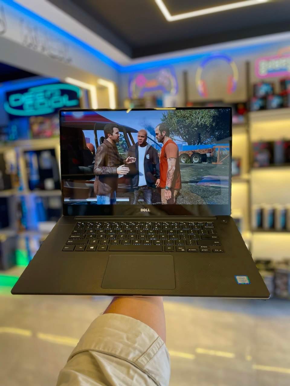 Laptop Dell precision 5540 i7 9850 H  15 - الصورة 4