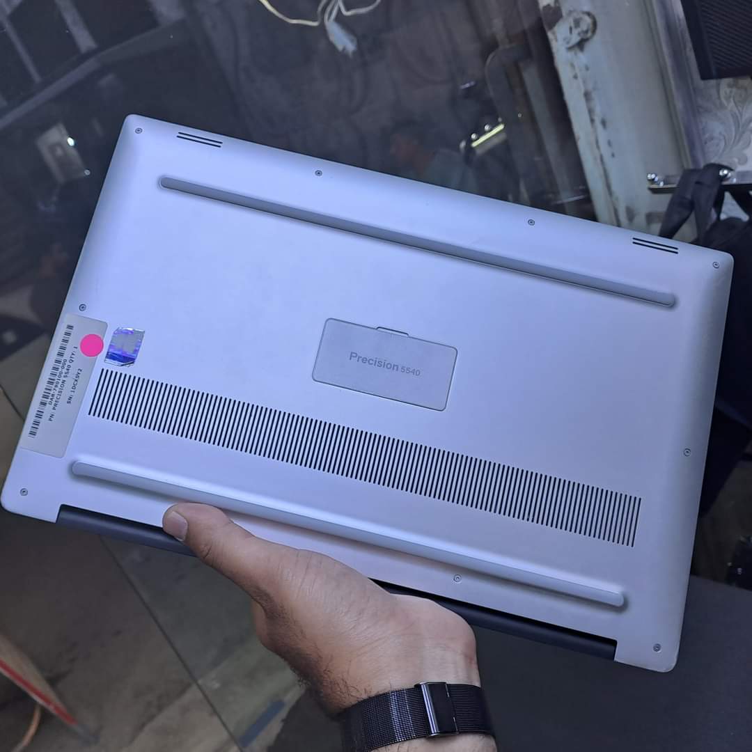 Laptop Dell precision 5540 i7 9850 H  15 - الصورة 3