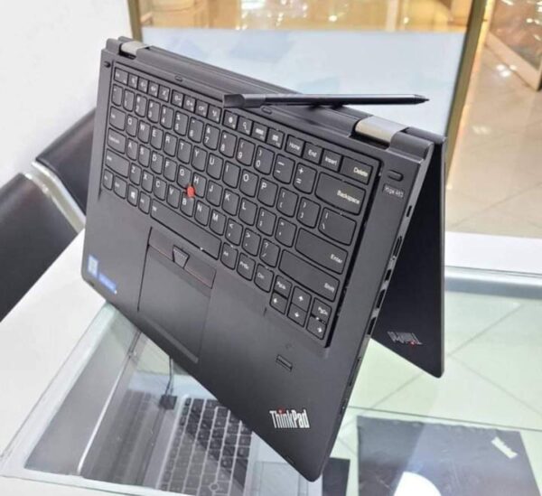 ⁦Lenovo Yoga 360 460 intel Core i5 6th⁩ - الصورة ⁦5⁩