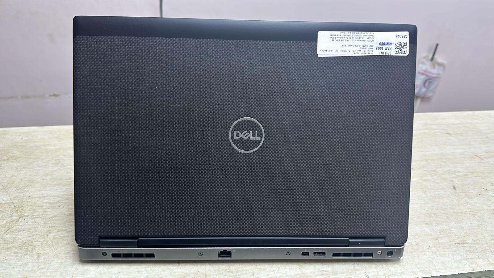 Dell precision 7530 i7 8850 H Ram 16 Hard 512m2 NVIDIA qudro p2000 - الصورة 5