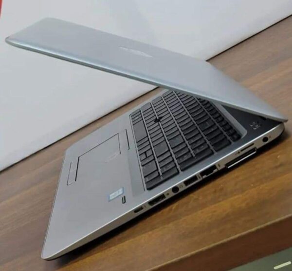 ⁦Hp proobook 650 G2 i5 6th gen 15,6 inCh Ram 8DDR 4 Hard 256 SSD⁩ - الصورة ⁦4⁩